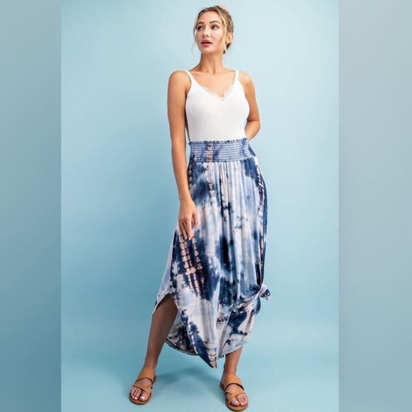 🥏 BLU WAVE MAXI SKIRT - Picture 2 of 4